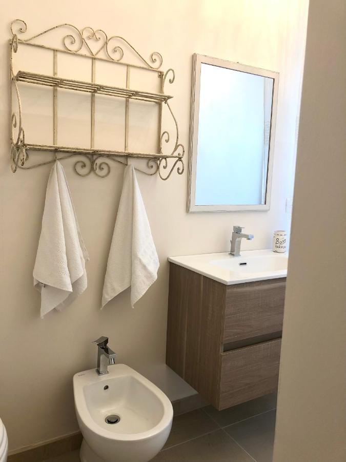 לינה וארוחת בוקר צ'יביטאנובה מארקה A Casa Di Tati מראה חיצוני תמונה